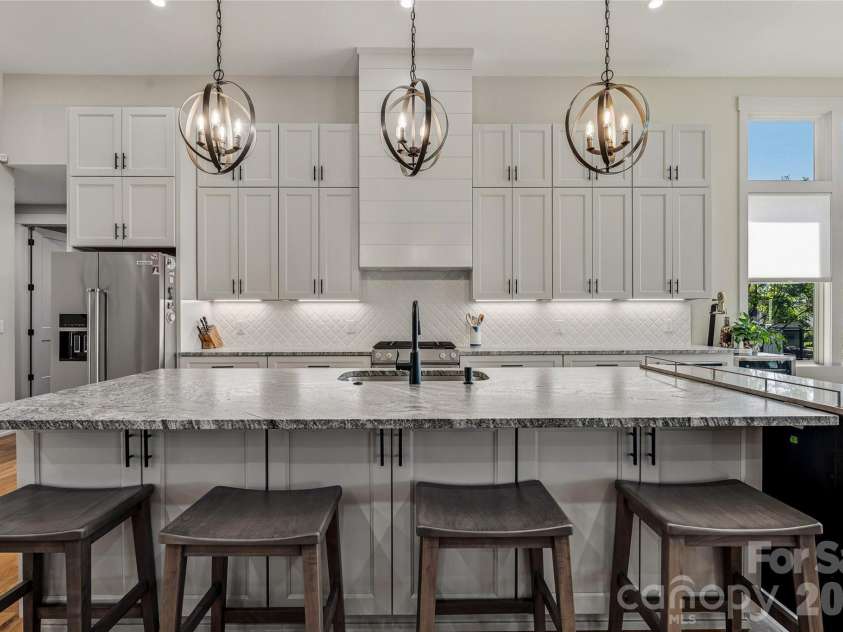 400 Samuel Drive, Mills River, NC 28759.  MLS# CAR4370587, YatesRealty ID 29561. 