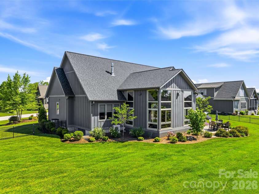 400 Samuel Drive, Mills River, NC 28759.  MLS# CAR4370587, YatesRealty ID 29561. 