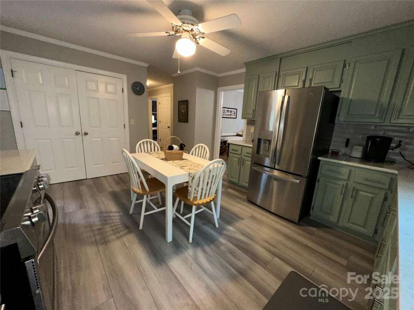 444 Lakeview Drive, Harrisburg, NC 28075.  MLS# CAR4287167, YatesRealty ID 29561. 