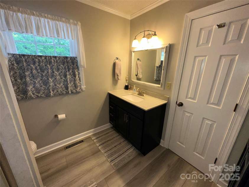 444 Lakeview Drive, Harrisburg, NC 28075.  MLS# CAR4287167, YatesRealty ID 29561. 