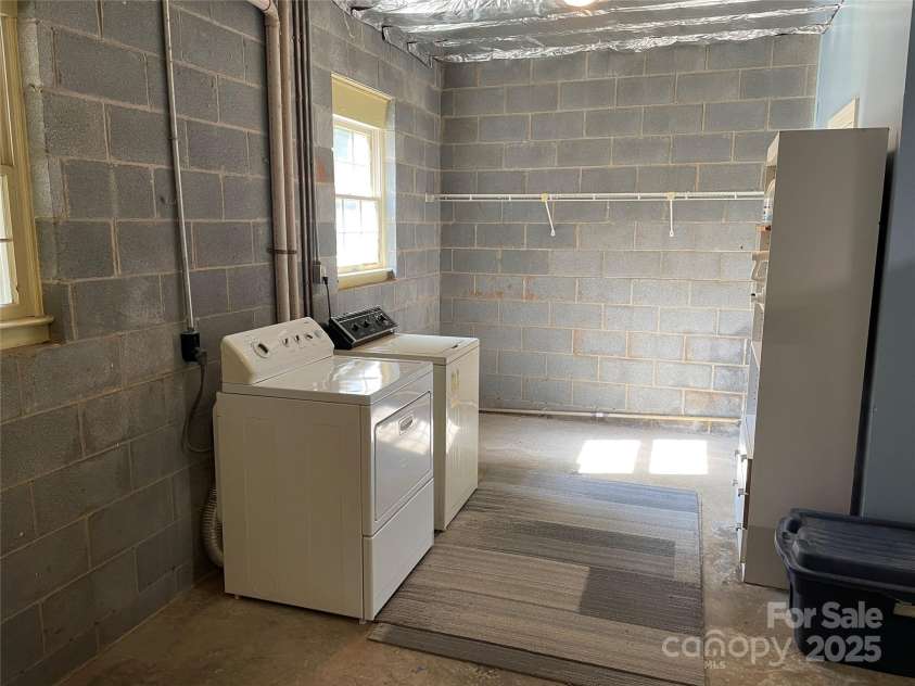 444 Lakeview Drive, Harrisburg, NC 28075.  MLS# CAR4287167, YatesRealty ID 29561. 