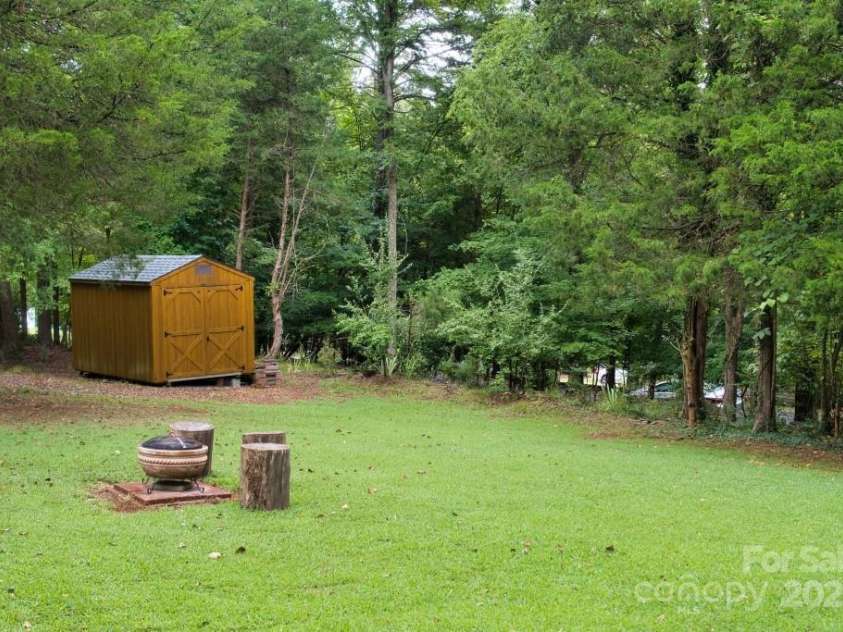 444 Lakeview Drive, Harrisburg, NC 28075.  MLS# CAR4287167, YatesRealty ID 29561. 