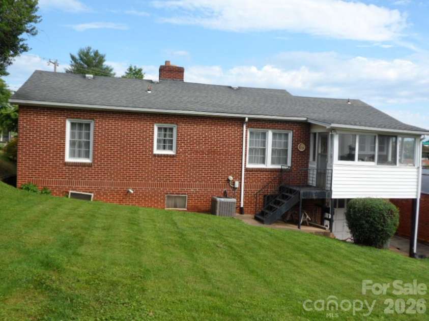 107 Concord Street, Morganton, NC 28655.  MLS# CAR4391954, YatesRealty ID 29562. 