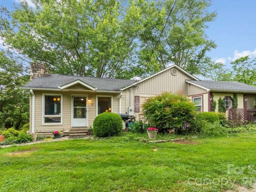 3 Odie Lane, Candler, NC 28715.  MLS# CAR4367725, YatesRealty ID 29563. 