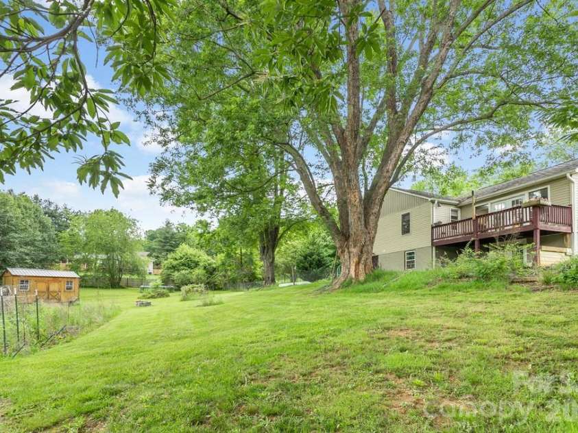 3 Odie Lane, Candler, NC 28715.  MLS# CAR4367725, YatesRealty ID 29563. 