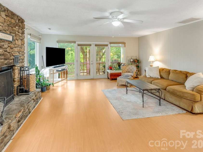3 Odie Lane, Candler, NC 28715.  MLS# CAR4367725, YatesRealty ID 29563. 