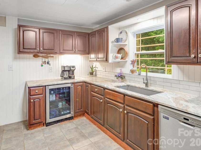 3 Odie Lane, Candler, NC 28715.  MLS# CAR4367725, YatesRealty ID 29563. 
