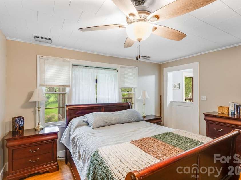 3 Odie Lane, Candler, NC 28715.  MLS# CAR4367725, YatesRealty ID 29563. 