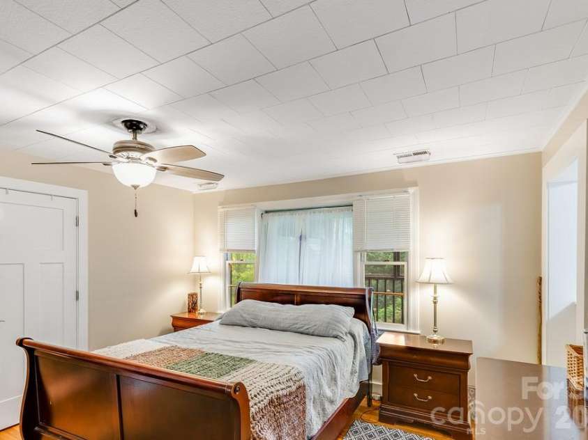 3 Odie Lane, Candler, NC 28715.  MLS# CAR4367725, YatesRealty ID 29563. 