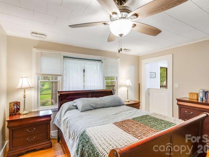 3 Odie Lane, Candler, NC 28715.  MLS# CAR4367725, YatesRealty ID 29563. 