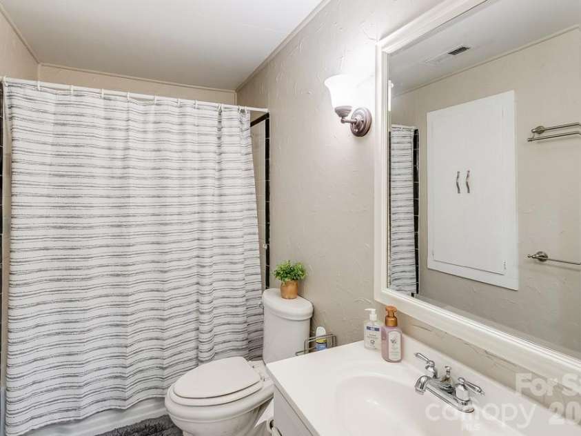 3 Odie Lane, Candler, NC 28715.  MLS# CAR4367725, YatesRealty ID 29563. 