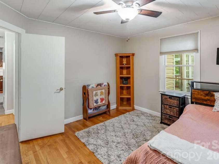 3 Odie Lane, Candler, NC 28715.  MLS# CAR4367725, YatesRealty ID 29563. 