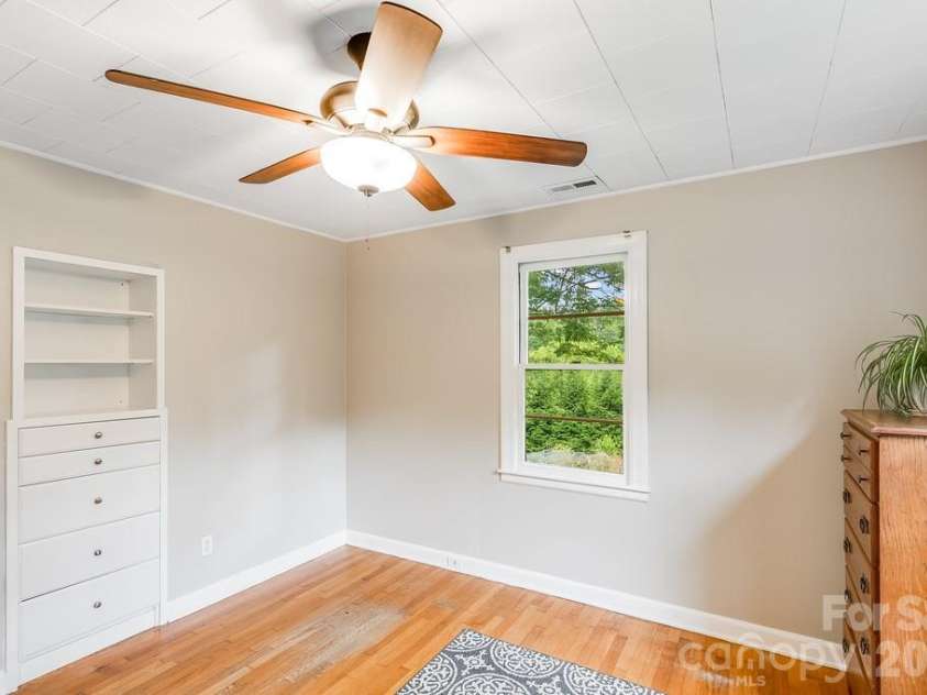 3 Odie Lane, Candler, NC 28715.  MLS# CAR4367725, YatesRealty ID 29563. 
