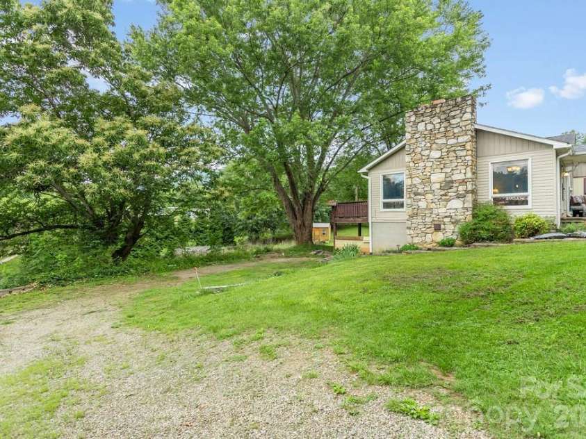 3 Odie Lane, Candler, NC 28715.  MLS# CAR4367725, YatesRealty ID 29563. 