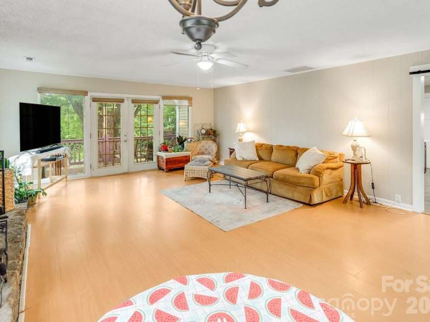 3 Odie Lane, Candler, NC 28715.  MLS# CAR4367725, YatesRealty ID 29563. So much natural light!