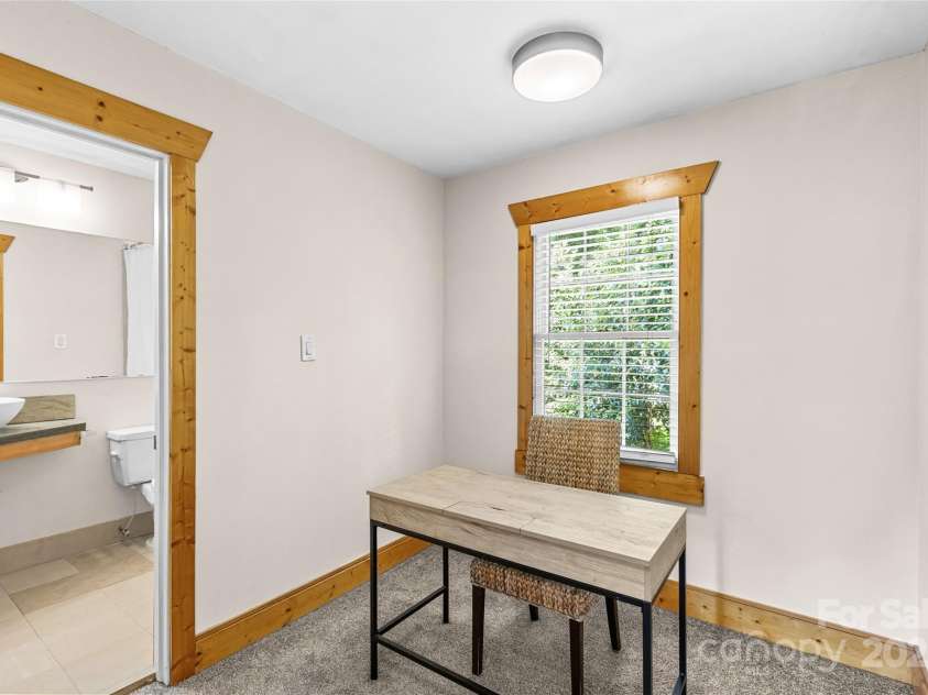 634 Chipley Avenue, Charlotte, NC 28205.  MLS# CAR4328049, YatesRealty ID 29563. Office