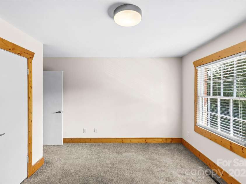 634 Chipley Avenue, Charlotte, NC 28205.  MLS# CAR4328049, YatesRealty ID 29563. Primary Bedroom