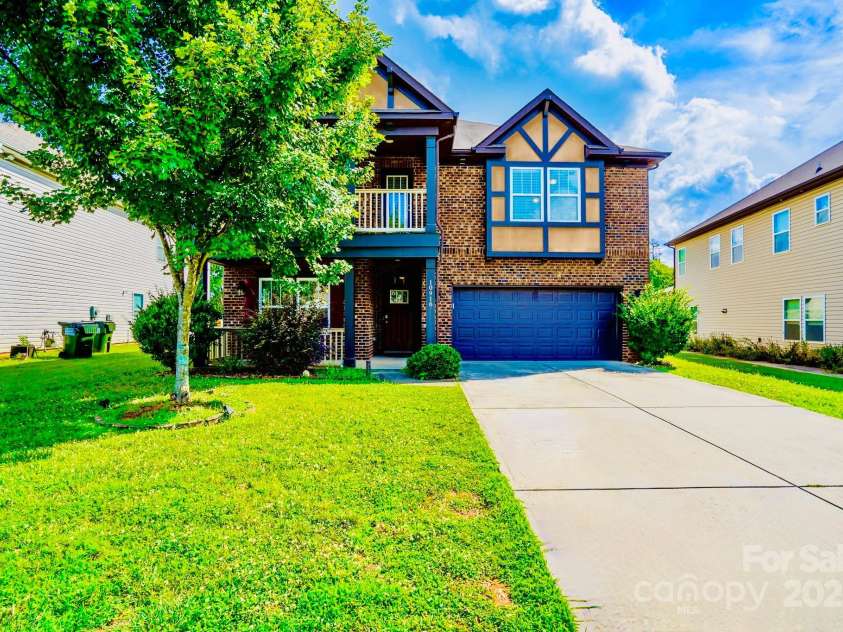 10916 Tower Oak Drive, Charlotte, NC 28269.  MLS# CAR4280677, YatesRealty ID 29565. 