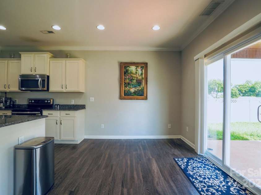 10916 Tower Oak Drive, Charlotte, NC 28269.  MLS# CAR4280677, YatesRealty ID 29565. 