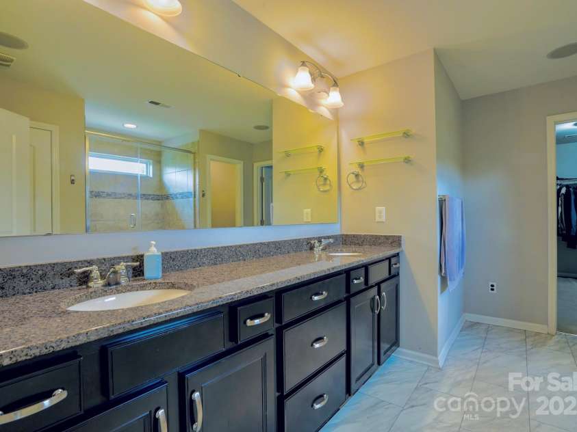 10916 Tower Oak Drive, Charlotte, NC 28269.  MLS# CAR4280677, YatesRealty ID 29565. 