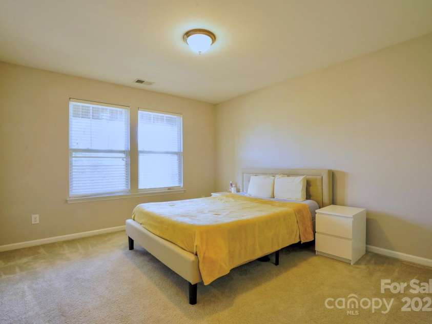 10916 Tower Oak Drive, Charlotte, NC 28269.  MLS# CAR4280677, YatesRealty ID 29565. 