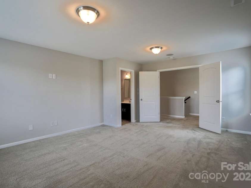 10916 Tower Oak Drive, Charlotte, NC 28269.  MLS# CAR4280677, YatesRealty ID 29565. 