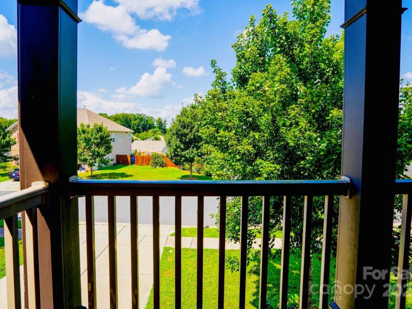 10916 Tower Oak Drive, Charlotte, NC 28269.  MLS# CAR4280677, YatesRealty ID 29565. 