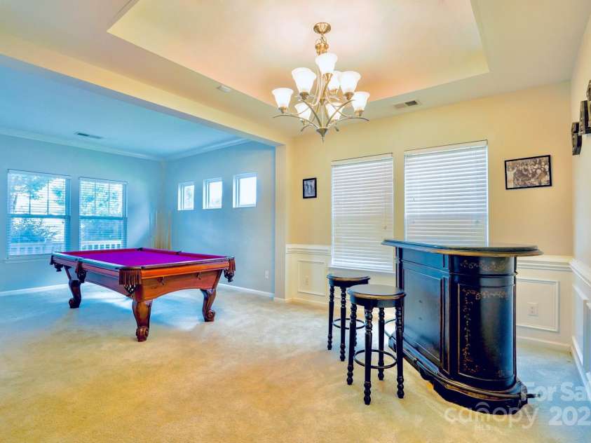 10916 Tower Oak Drive, Charlotte, NC 28269.  MLS# CAR4280677, YatesRealty ID 29565. Main dining room