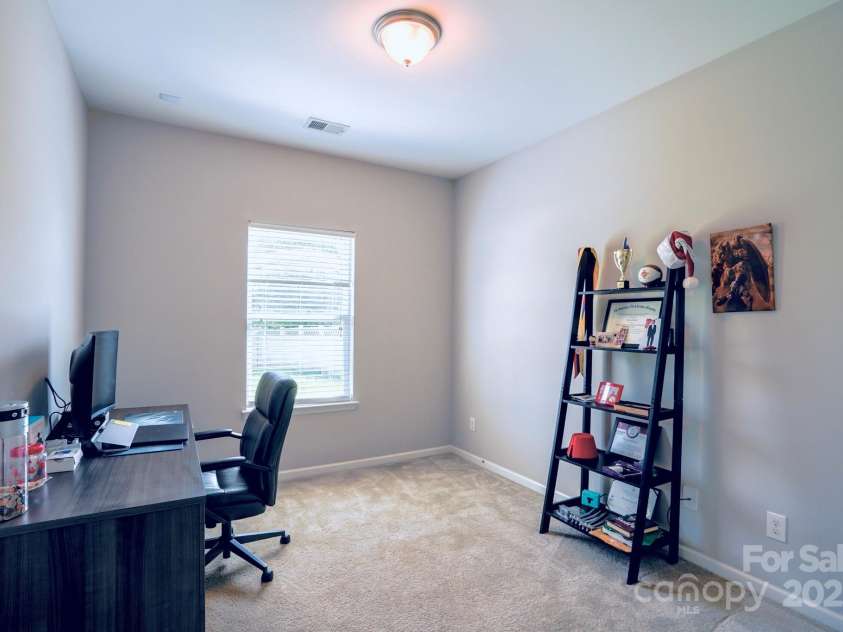 10916 Tower Oak Drive, Charlotte, NC 28269.  MLS# CAR4280677, YatesRealty ID 29565. Office room main level