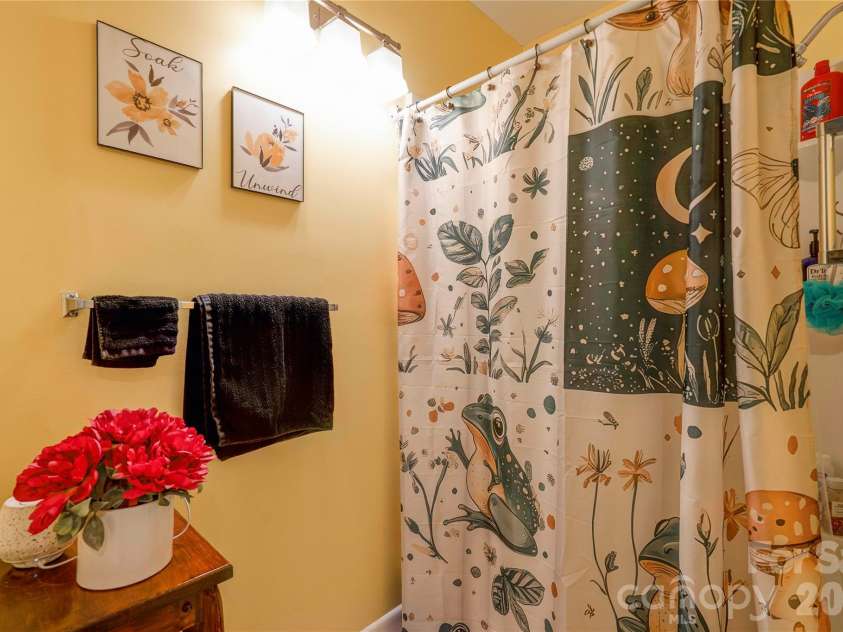 110 Greene Drive, Shelby, NC 28150.  MLS# CAR4389404, YatesRealty ID 29565. Bath 1