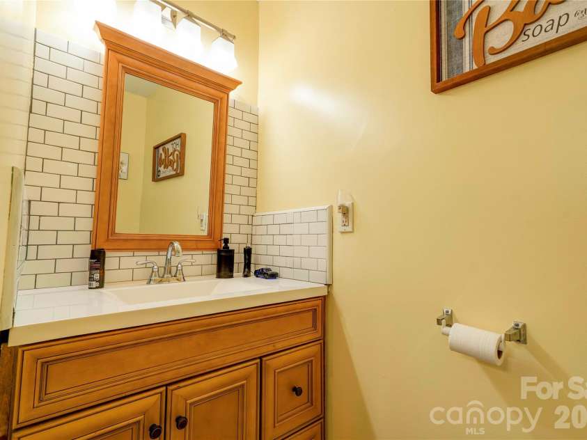 110 Greene Drive, Shelby, NC 28150.  MLS# CAR4389404, YatesRealty ID 29565. Bath 1