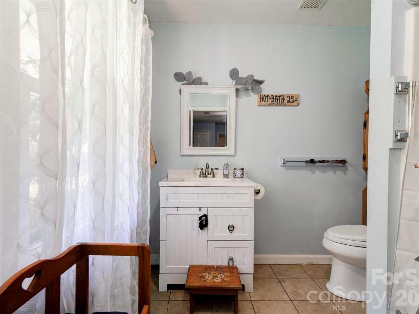 110 Greene Drive, Shelby, NC 28150.  MLS# CAR4389404, YatesRealty ID 29565. Bath 4