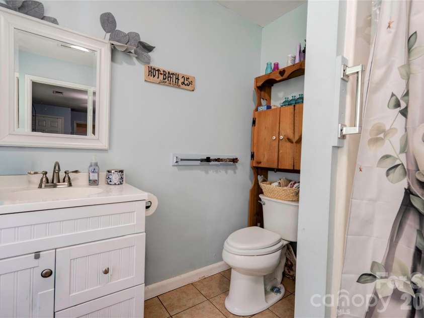 110 Greene Drive, Shelby, NC 28150.  MLS# CAR4389404, YatesRealty ID 29565. Bath 4