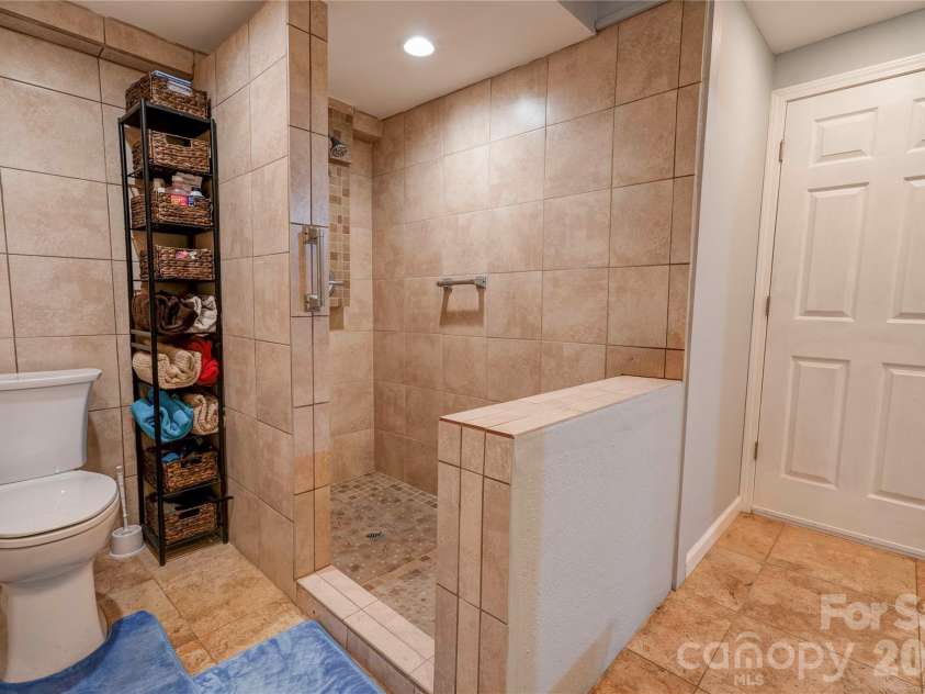 110 Greene Drive, Shelby, NC 28150.  MLS# CAR4389404, YatesRealty ID 29565. Bath 5
