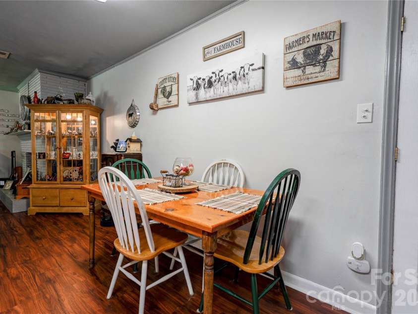 110 Greene Drive, Shelby, NC 28150.  MLS# CAR4389404, YatesRealty ID 29565. Dining