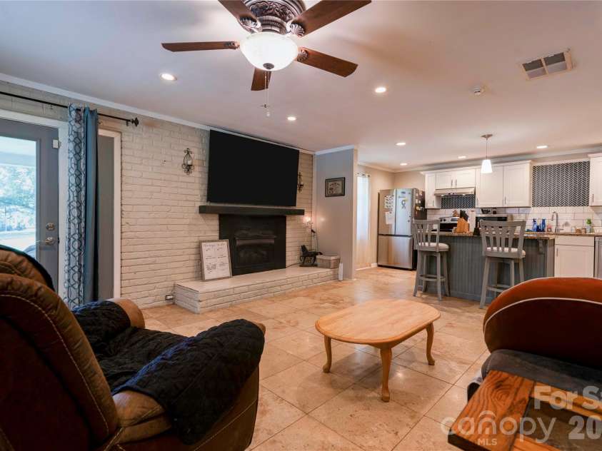110 Greene Drive, Shelby, NC 28150.  MLS# CAR4389404, YatesRealty ID 29565. Family Room & 2nd Kitchen