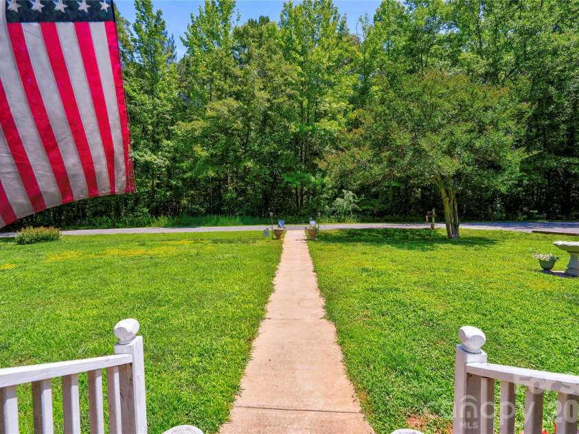 110 Greene Drive, Shelby, NC 28150.  MLS# CAR4389404, YatesRealty ID 29565. Front Yard