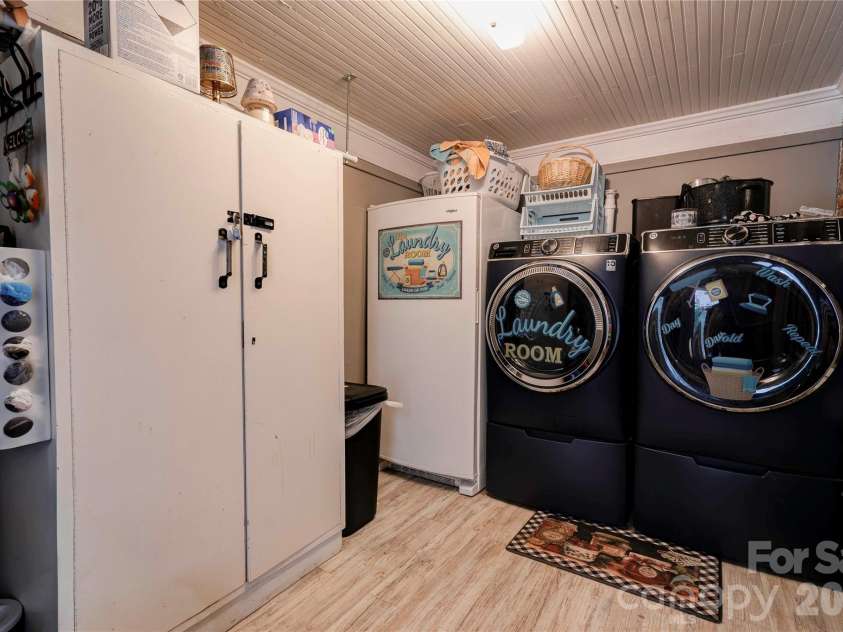 110 Greene Drive, Shelby, NC 28150.  MLS# CAR4389404, YatesRealty ID 29565. Laundry Room