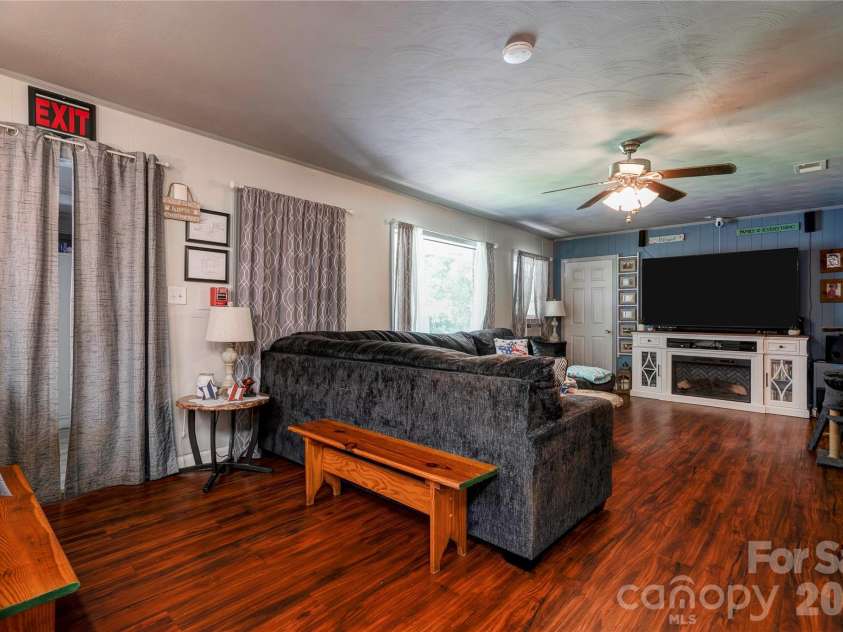 110 Greene Drive, Shelby, NC 28150.  MLS# CAR4389404, YatesRealty ID 29565. Living Room