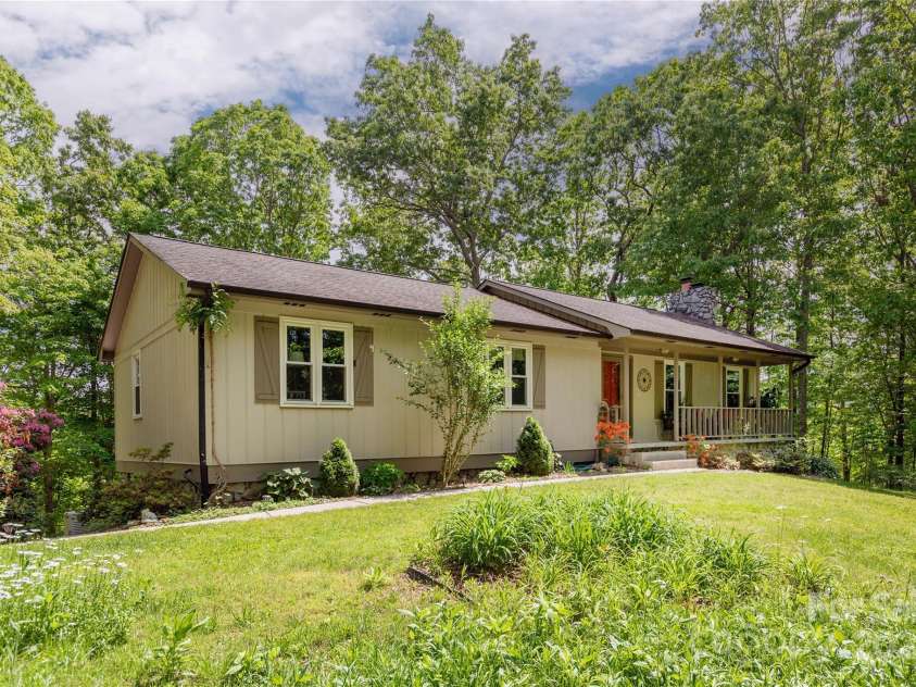 230 Foxwood Drive, Hendersonville, NC 28791.  MLS# CAR4255865, YatesRealty ID 29566. 