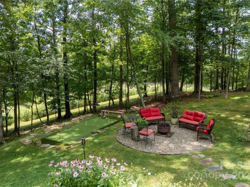 230 Foxwood Drive, Hendersonville, NC 28791.  MLS# CAR4255865, YatesRealty ID 29566. 