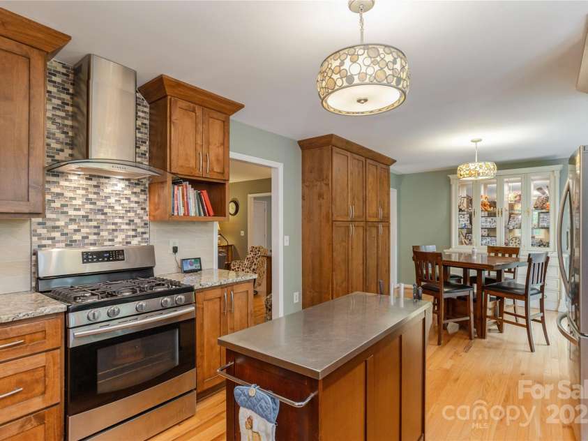 230 Foxwood Drive, Hendersonville, NC 28791.  MLS# CAR4255865, YatesRealty ID 29566. 