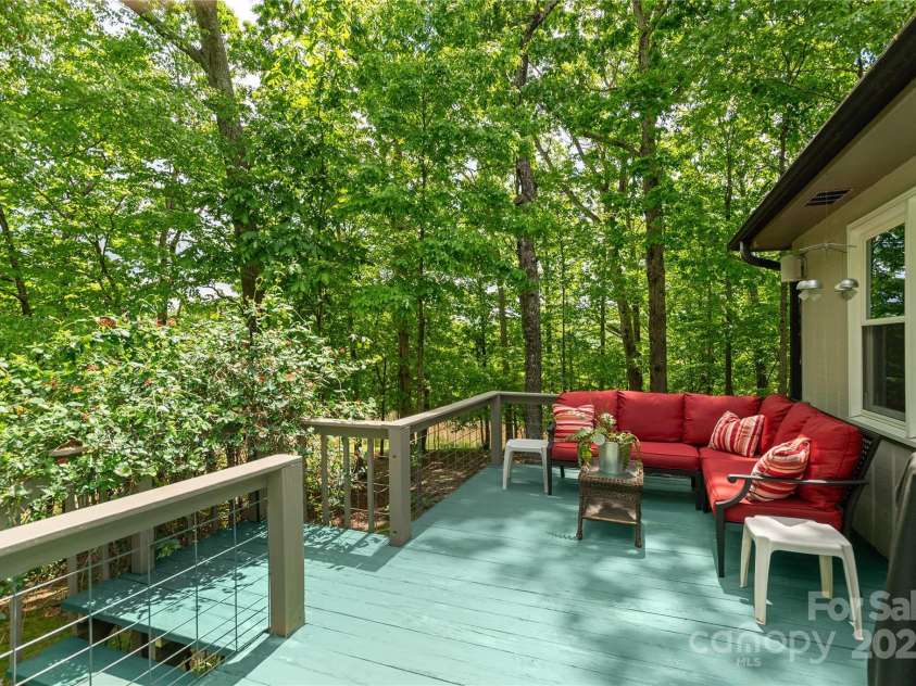 230 Foxwood Drive, Hendersonville, NC 28791.  MLS# CAR4255865, YatesRealty ID 29566. 