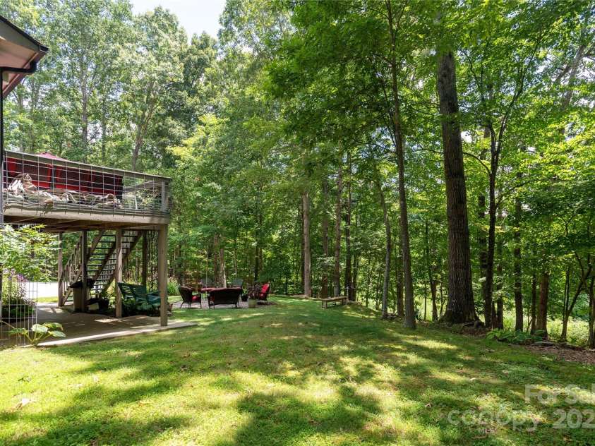 230 Foxwood Drive, Hendersonville, NC 28791.  MLS# CAR4255865, YatesRealty ID 29566. 
