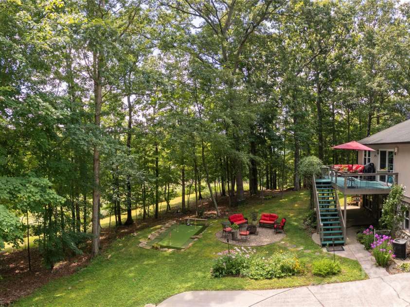 230 Foxwood Drive, Hendersonville, NC 28791.  MLS# CAR4255865, YatesRealty ID 29566. Absolute privacy