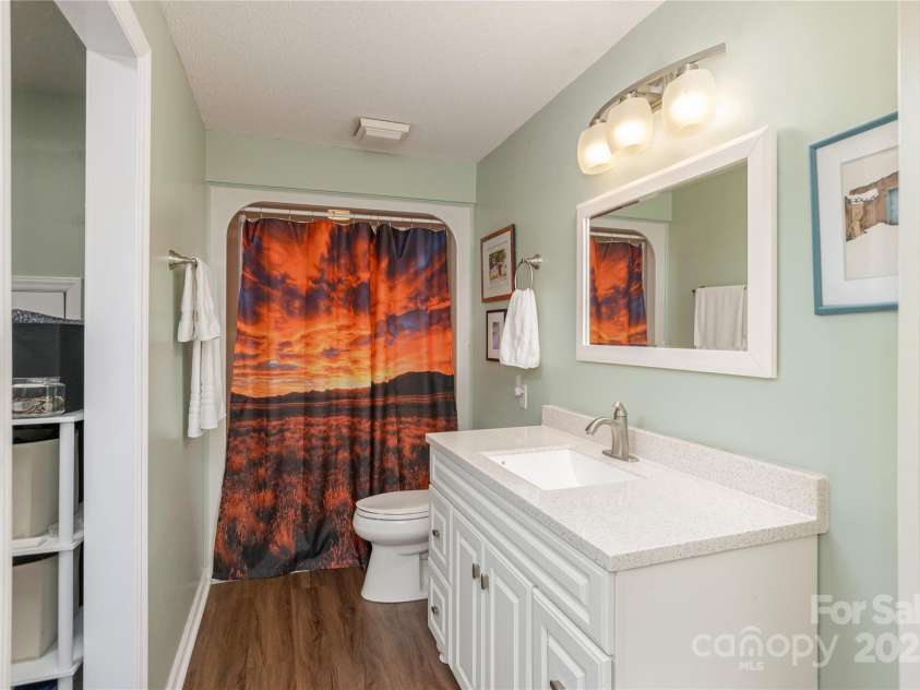 230 Foxwood Drive, Hendersonville, NC 28791.  MLS# CAR4255865, YatesRealty ID 29566. Full Bath - Lower Level