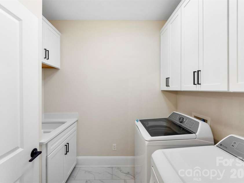 3089 Founding Fathers Drive, Gastonia, NC 28056.  MLS# CAR4389204, YatesRealty ID 29567. 