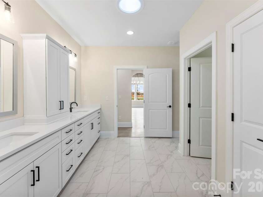 3089 Founding Fathers Drive, Gastonia, NC 28056.  MLS# CAR4389204, YatesRealty ID 29567. 