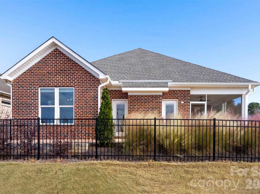 3089 Founding Fathers Drive, Gastonia, NC 28056.  MLS# CAR4389204, YatesRealty ID 29567. 