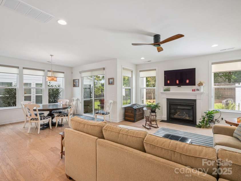 4013 Easton Ridge Lane, Charlotte, NC 28226.  MLS# CAR4264310, YatesRealty ID 29567. 